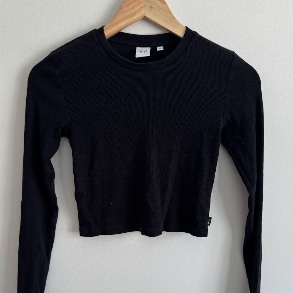 Aritzia TNA long sleeve